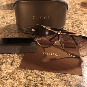 Never Worn Gucci 4203 Sunglasses 🕶